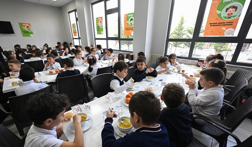 Okul kantinlerinde "meyve ve çorba günü" etkinliği başlatıldı
