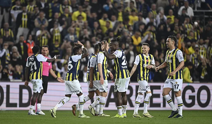 Dev derbinin galibi Fenerbahçe! Fenerbahçe: 2 - Beşiktaş: 1
