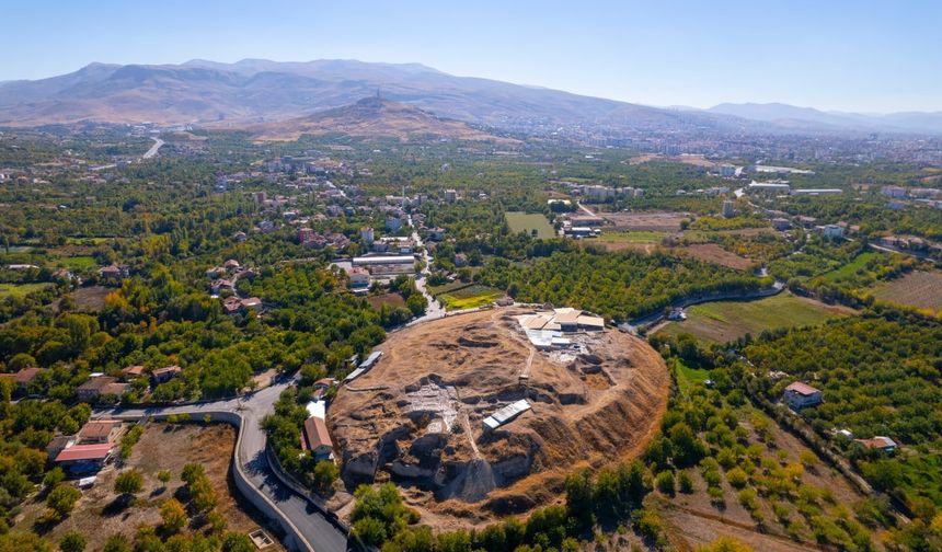 Malatya'nın kültürel zenginliği Arslantepe'de ortaya çıkıyor: 15 Temmuz'da kazılar başlıyor!