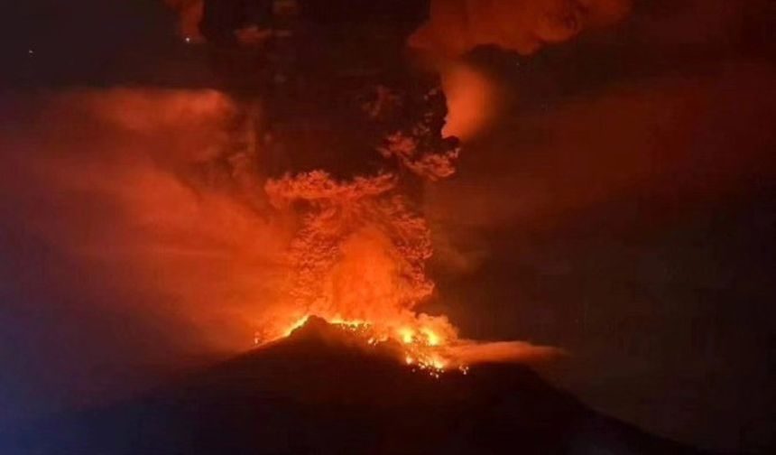 Endonezya’da Ruang Yanardağı patladı! 12 bin kişi tahliye edildi
