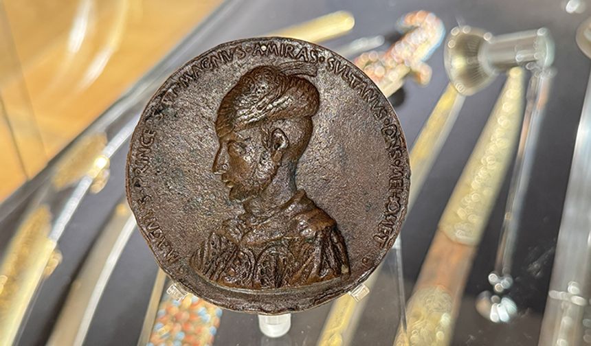 Fatih Sultan Mehmet'in tılsımlı madalyonu Londra'da satışa çıkarıldı