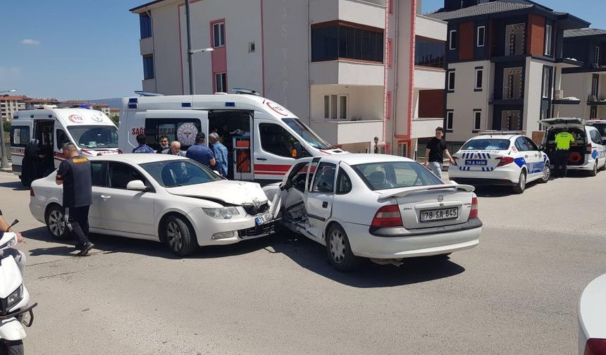 Karabük'te korkutan kaza: 4 kişi yaralandı