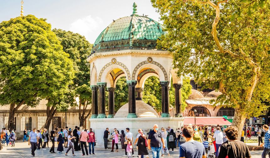 Avrupa'nın en iyi yürüyerek gezilebilen şehirlerini Preply açıkladı. İstanbul 4.sırada yer alıyor.