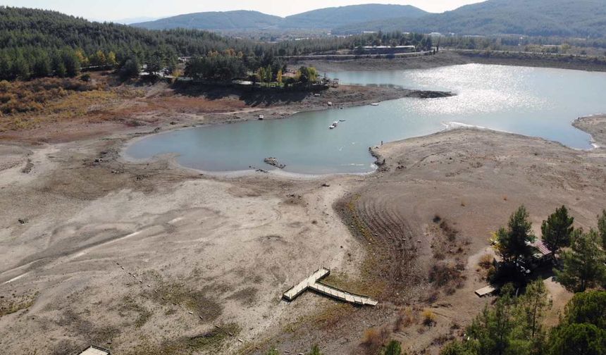 Muğla’da kuraklık alarmı: Ula Göleti neredeyse kurudu!