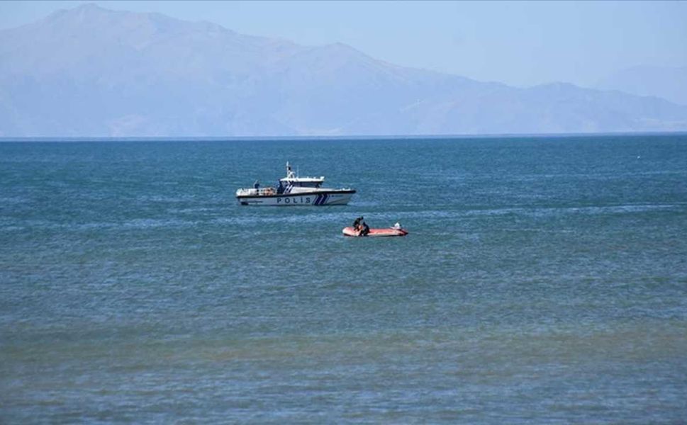 Van'da kaybolan üniversite öğrencisini arama çalışmaları sürüyor