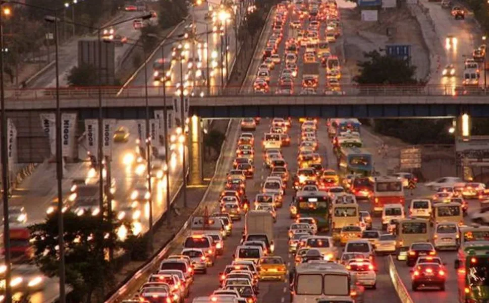 İstanbul'da trafik durma noktasına geldi: Yoğunluk yüzde 83'e kadar ulaştı