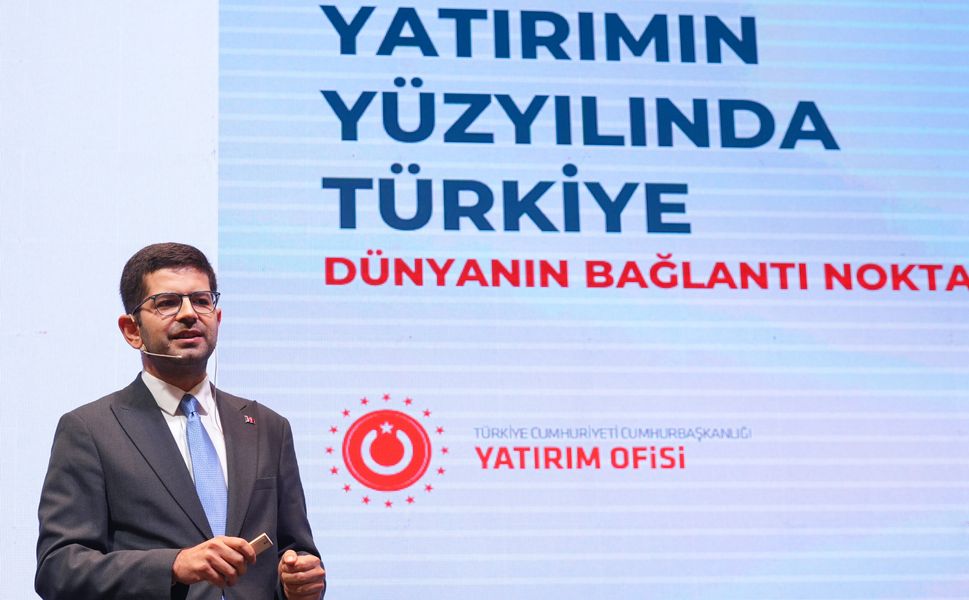 İzmir Yatırım Zirvesi'nde Türkiye'nin yatırım başarısı ve gelecek vizyonu anlatıldı