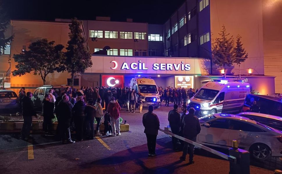 Liseli öğrencilerin kavgasında kan aktı: 16 yaşındaki genç hayarını kaybetti!