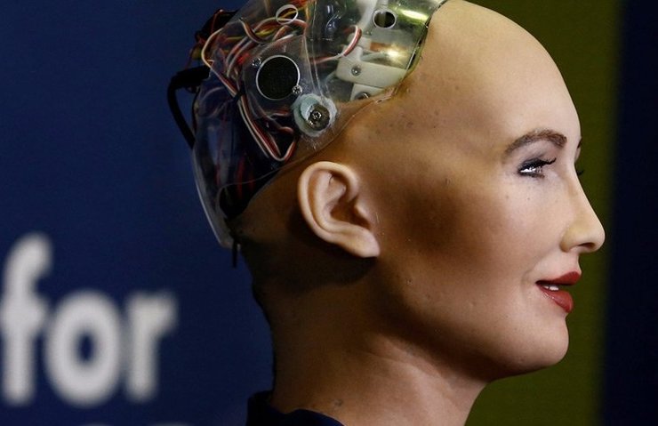 robot-sophia-kim-gercek-mi-hangi-ulke-yapti-robot-sophia-kac-yasinda-robot-sophianin-yarati (5)