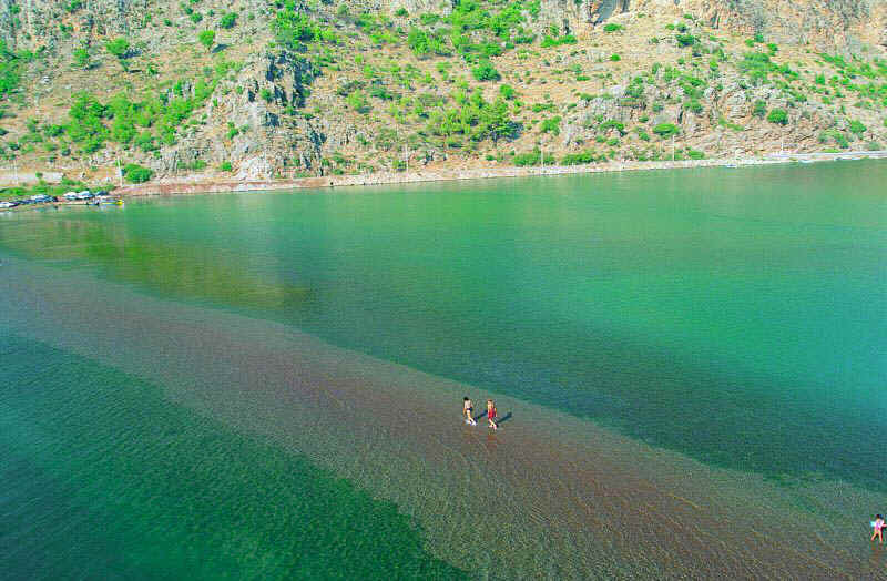 marmaris-gezilecek-yerler-neresidir-marmarisin-tarihi-nedir-marmarisin-en-guzel-plajlari-ne (1)