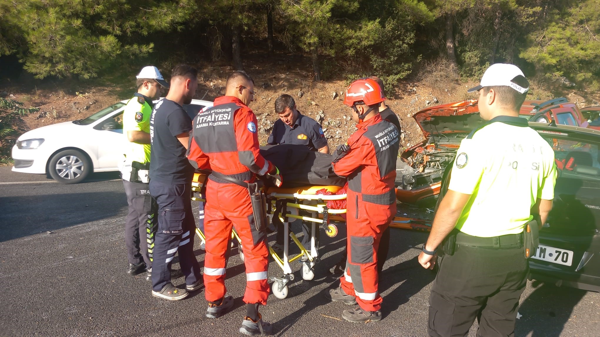 Muğla’da korkunç kaza! Direksiyon hakimiyetini kaybetti karşı şeride geçti 2 ölü, 2 yaralı (1)-1