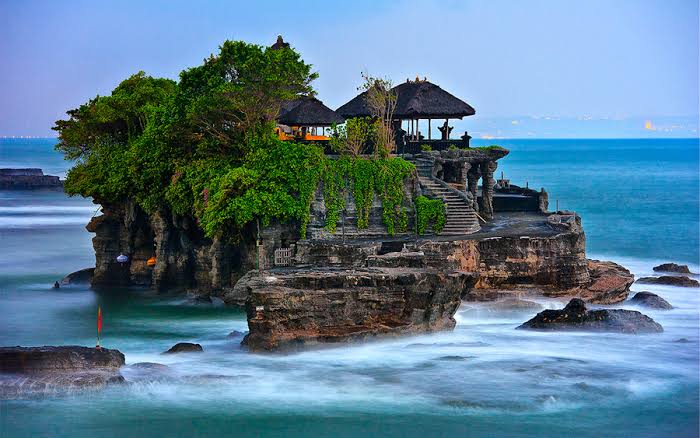  Tanah Lot Tapınağı neredeTanah Lot Tapınağı'nın hikayesi nedirTanah Lot Tapınağı nasıl kuruldu (1)