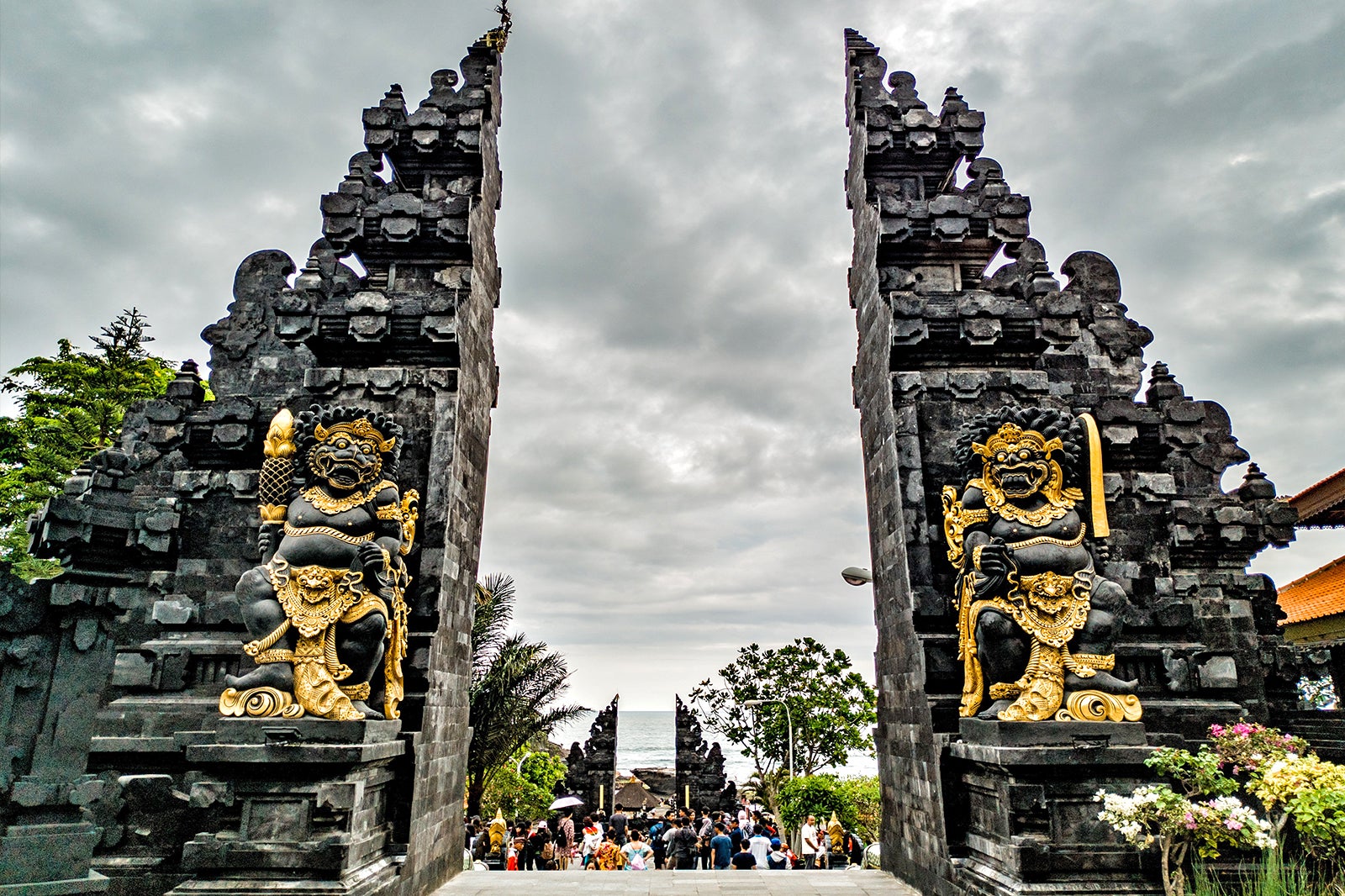  Tanah Lot Tapınağı neredeTanah Lot Tapınağı'nın hikayesi nedirTanah Lot Tapınağı nasıl kuruldu (3)