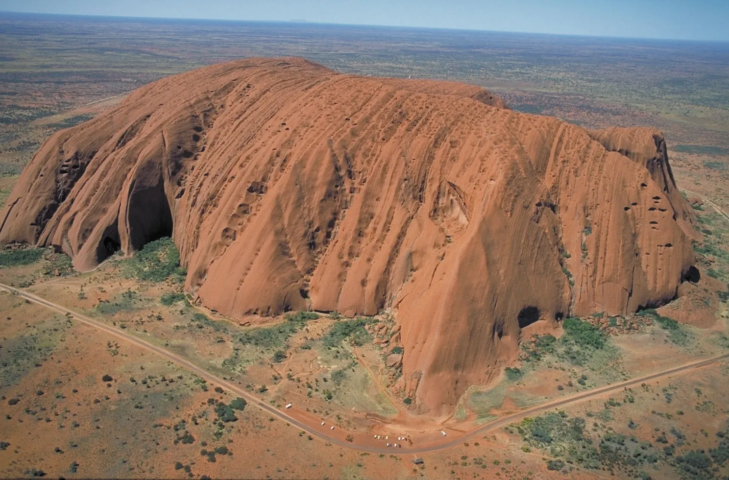 uluru-kata-tjuta-ulusal-parki-avustralyanin-bilinen-dogal-harikasi (2)-1