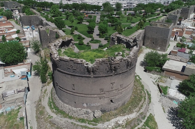 unesco-dunya-mirasi-diyarbakir-surlarinin-tuyler-urperten-tarihi (1)-1