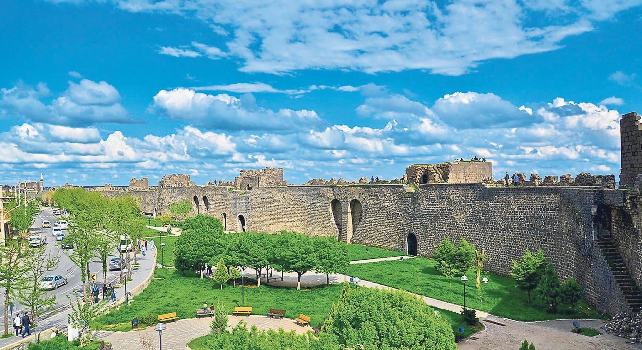 unesco-dunya-mirasi-diyarbakir-surlarinin-tuyler-urperten-tarihi (4)