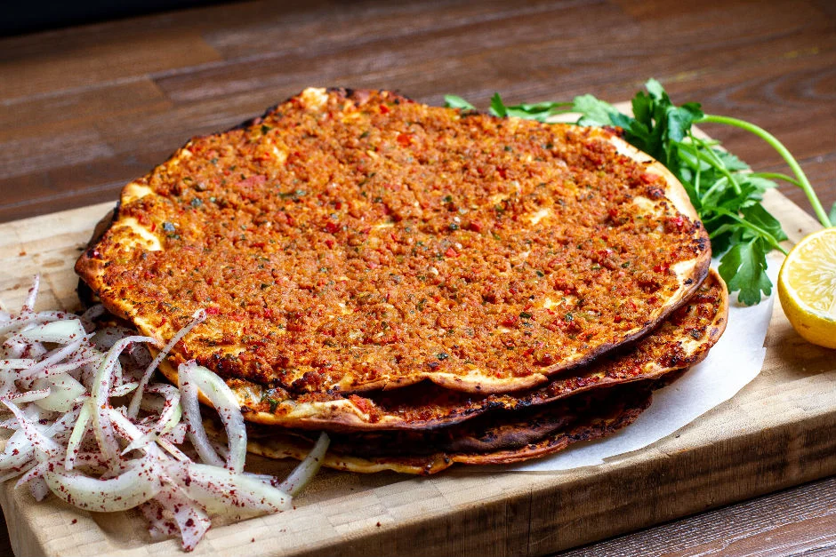 urfanin-essiz-lezzeti-lahmacun-nasil-yapilir1