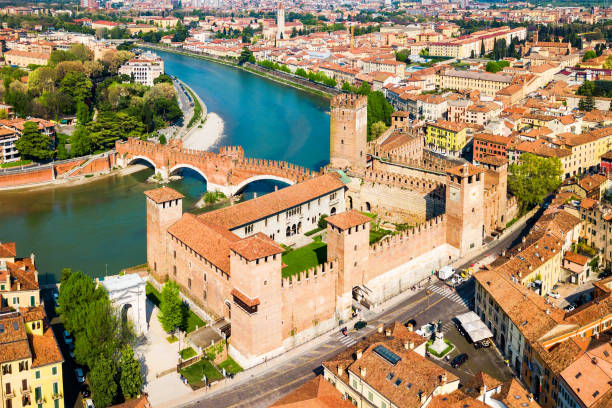 verona-romeo-ve-juliet-ile-ozdeslesen-askin-sehri (3)