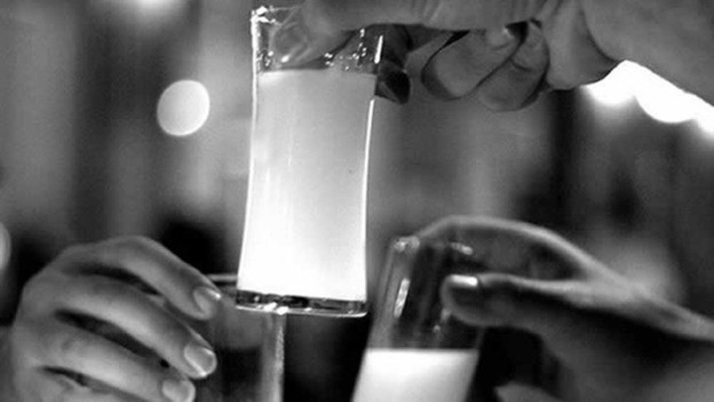 İzmir Karabağlar'da sahte içki iddiası... Trajik ölüm sevenlerini yasa boğdu!-2