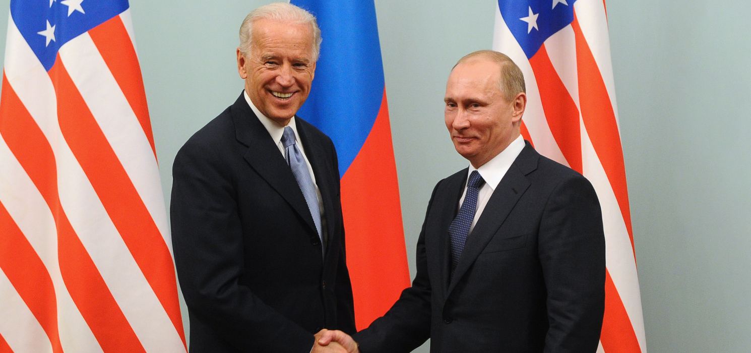 Kremlin'den Joe Biden'a şok gönderme! 'Onlarla aynı kefeye konulmak kabul edilemez'