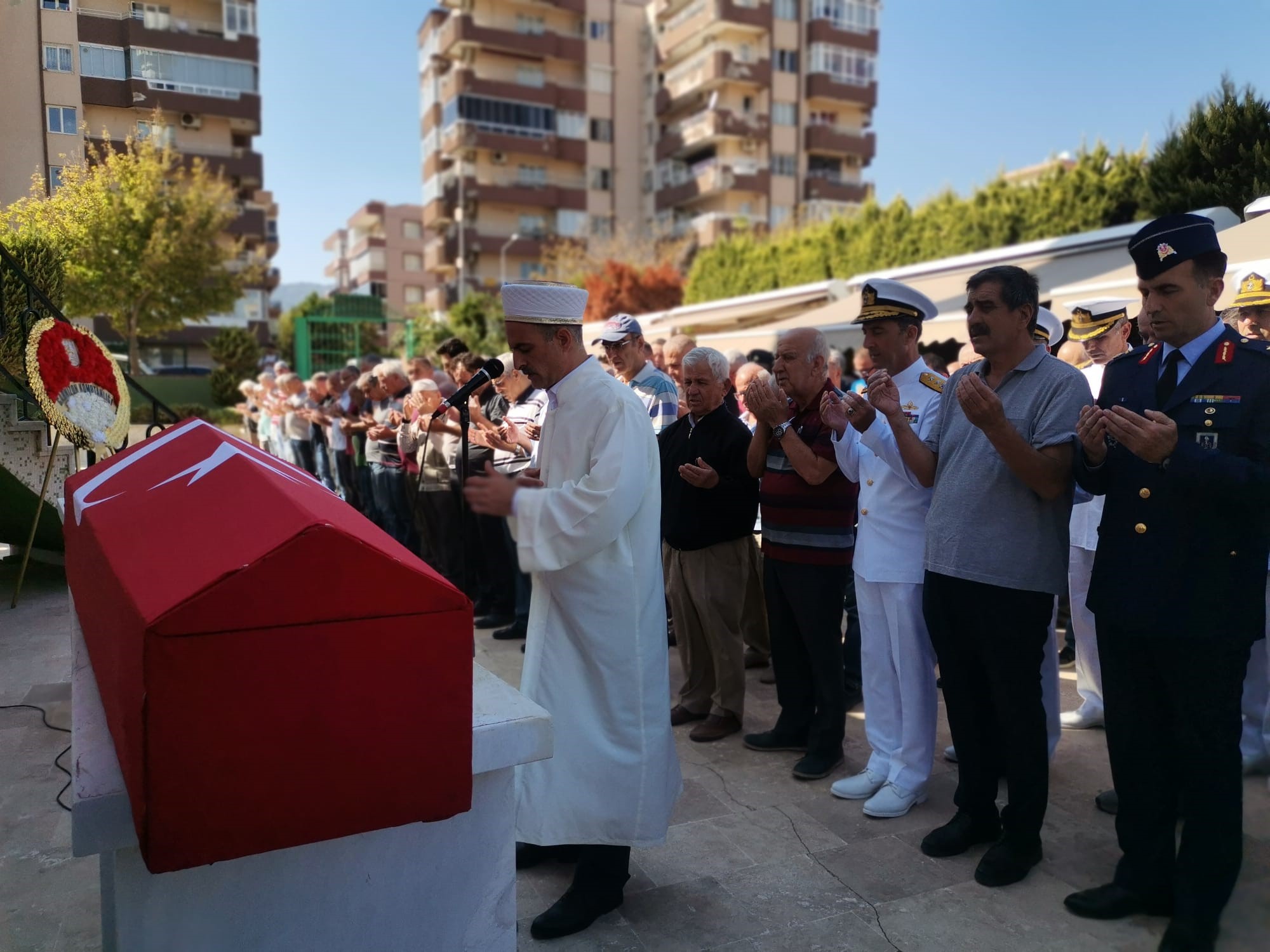 İzmir'de 92 yaşındaki Kore Savaşı gazisi Hüseyin Yücedağ son yolculuğuna uğurlandı (1)