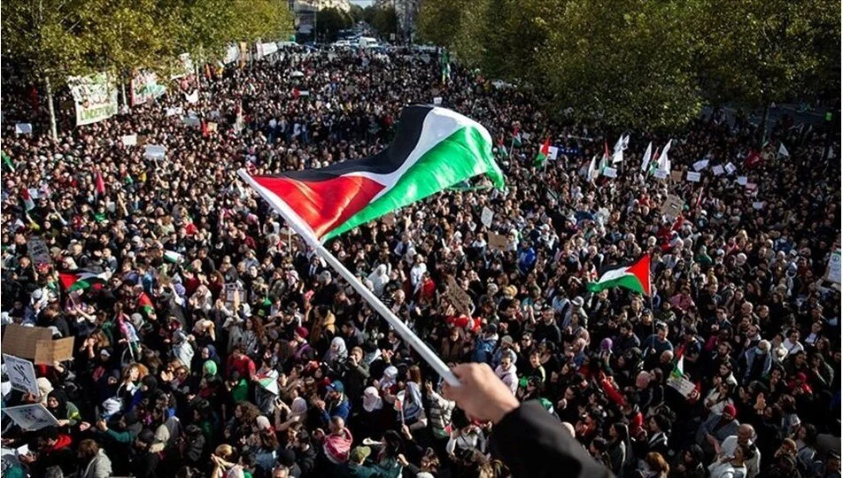 Milyonlarca kişi Gazze için tek yürek oldu AK Parti'nin 'Büyük Filistin Mitingi' İstanbul'da başladı! (4)