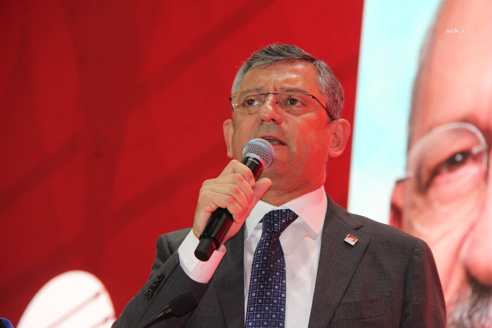 Özgür Özel, Adıyaman'da CHP'yi değişime davet ediyor Parti ve yerel seçimler tehlikede!
