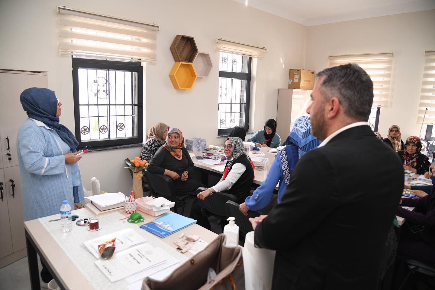 Ankara'da Alev Alatlı Hanım Evi kadın kursiyerleri ağırlıyor (1)