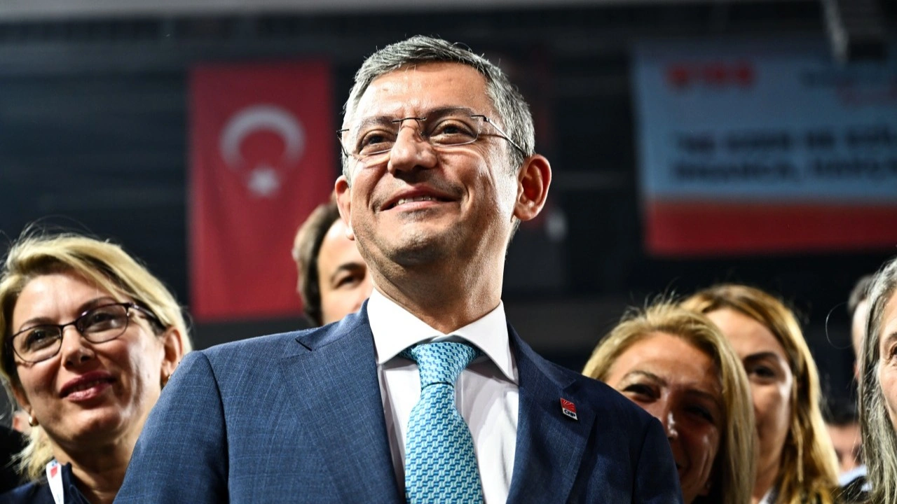 özgür özel