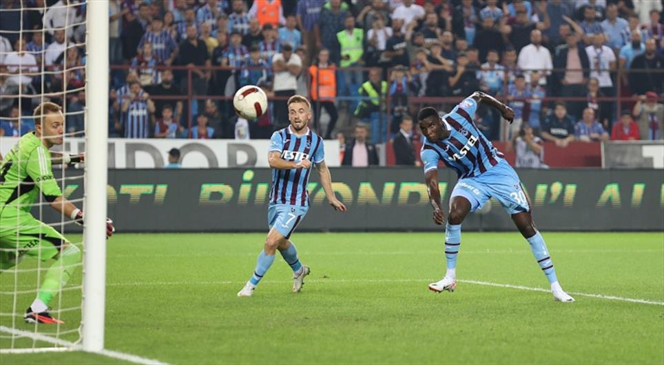 Trabzonsporlu Onuachu kaç yaşında Onuachu nereli Onuachu oynadığı takımlar (1)