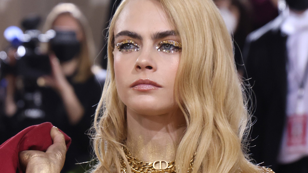 Cara Delevingne Kimdir Cara Delevingne Kac Yasinda 2525