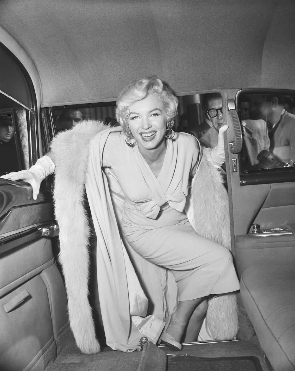 Marilyn Monroenun Mezarinin Yani Dahil Bir Cok Esyasi Satisa Cikiyor 555
