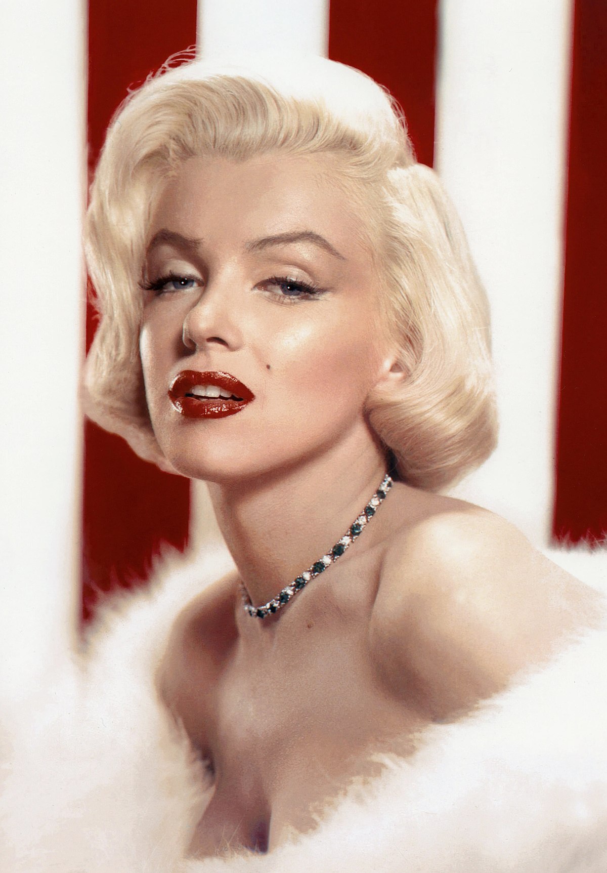 Marilyn Monroenun Mezarinin Yani Dahil Bir Cok Esyasi Satisa Cikiyor