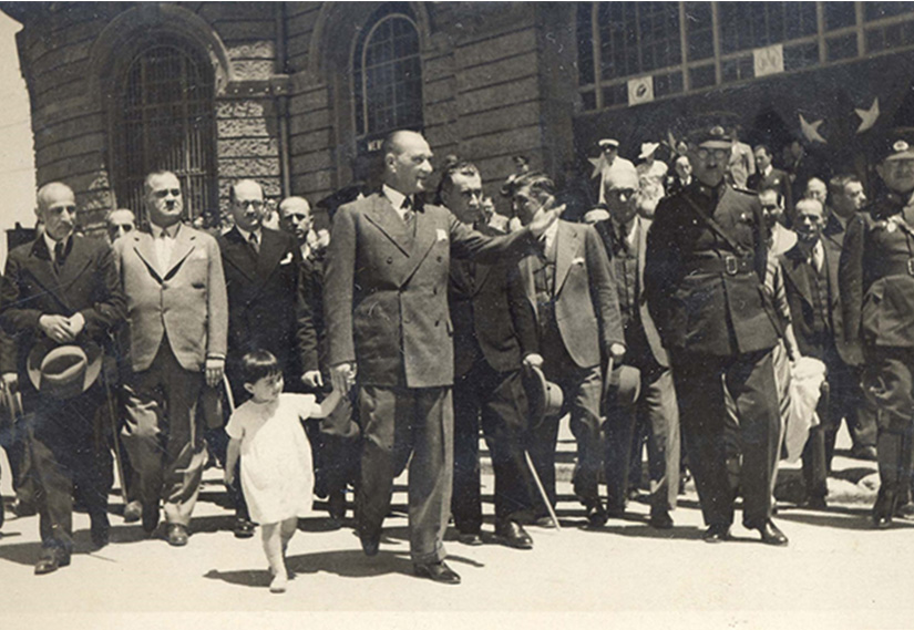 Ataturkun 23 Nisan Resimleri Cocuklarla Birlikte Mustafa Kemal Ataturk Resimleri 8