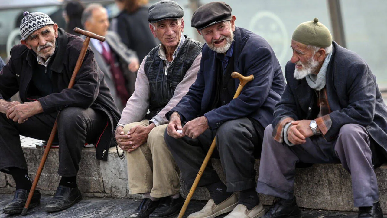 Emekliler KYK yurtlarında tatil önerisine isyan ediyor 'Geçinemiyoruz, tatil mi yapacağız'-2