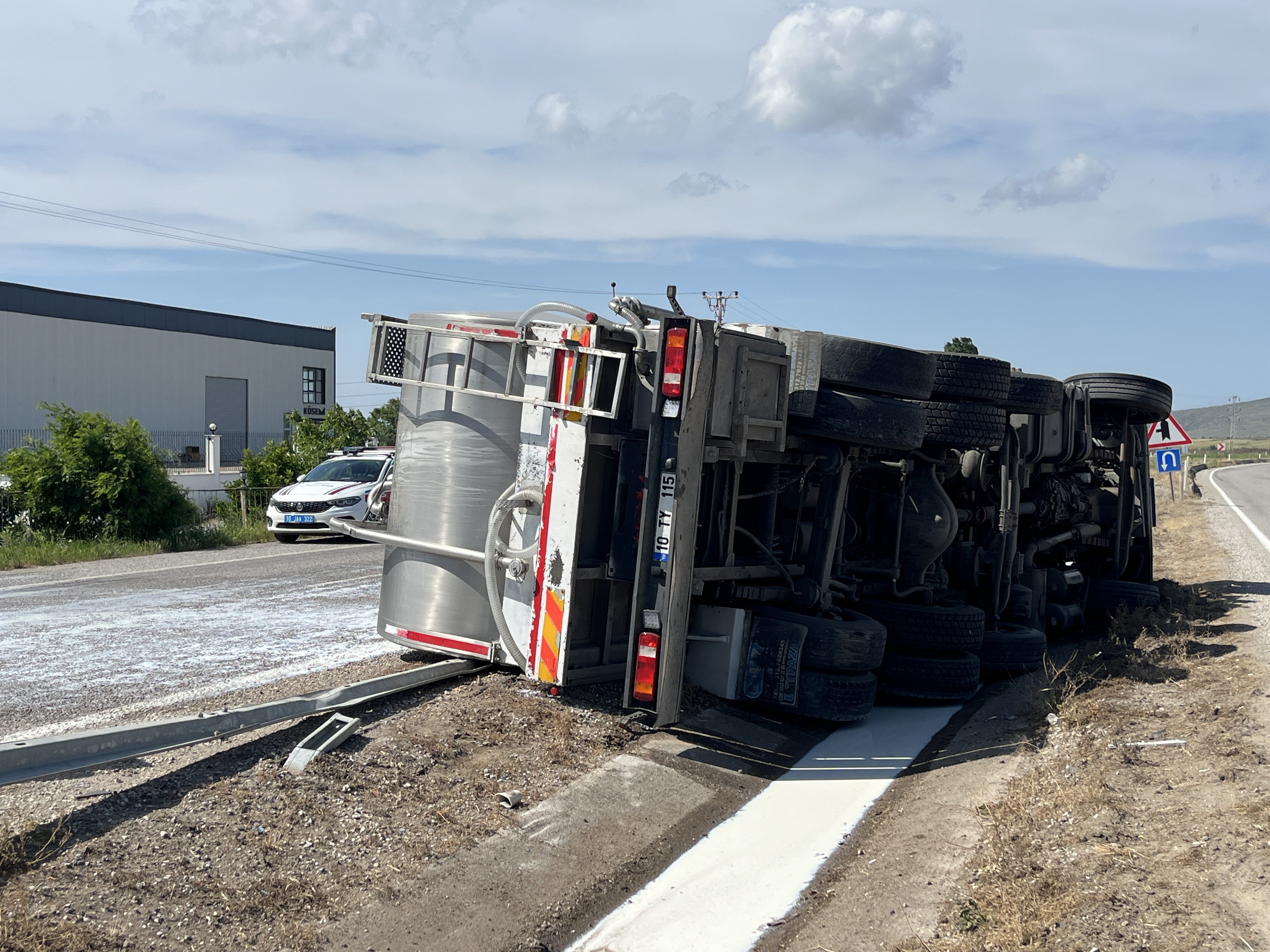 Gonende Su Tankeriyle Traktor Carpisti 2 Yarali (1)