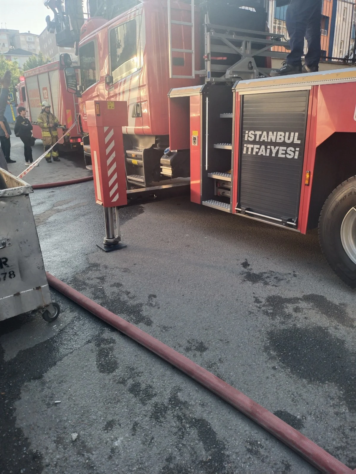 İstanbul Kartal'da Yangın Faciası! İstanbul Kartal'da Çıkan Yangında Hasan Kara Öldü! (2)