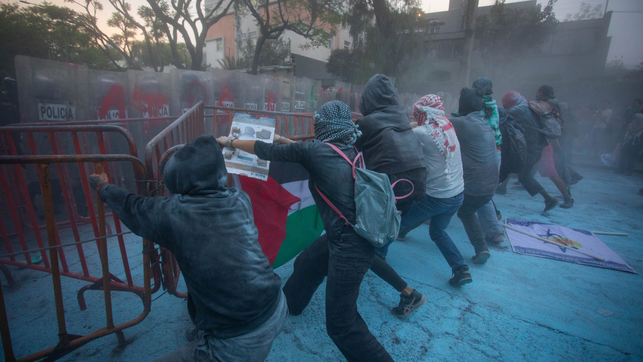 Meksika'da Filistin Destek Gösterisinde Şiddet! 6 Polis Yaralandı, Göstericiler Gözaltına Alındı!