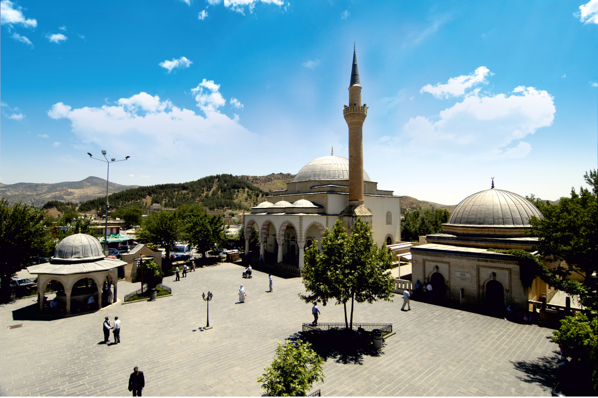 Veysel Karani Türbesi Yeni Bakış