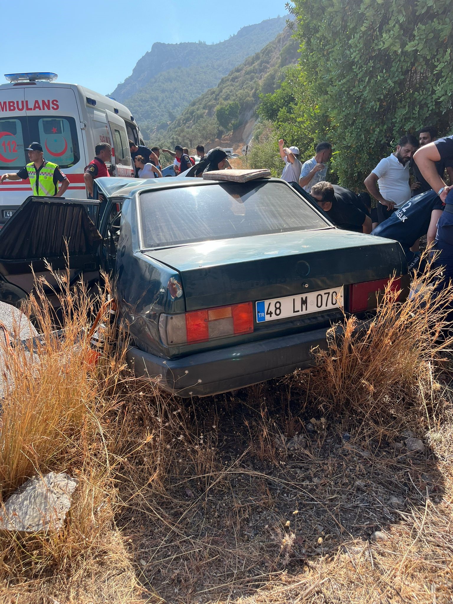 Muğla'nın Milas ilçesi trafik kazası: 1 ölü, 5 yaralı-1