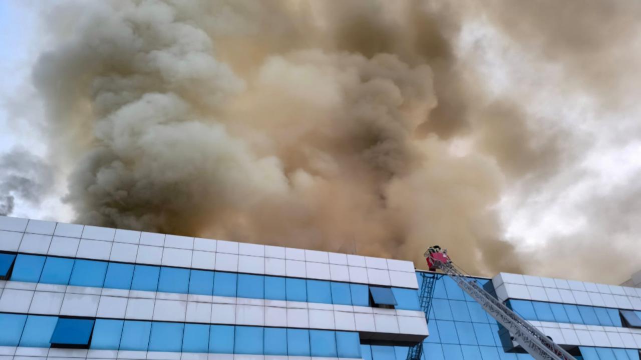 Afyon Termal Otel'de Yangın Paniği 6 Kişi Dumandan Etkilendi!