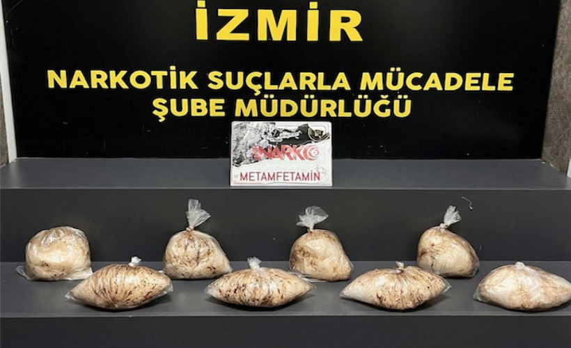 Izmirde Zehir Tacirlerine Gecit Yok Aractan 8 Kilogram Yasakli Madde Ele Gecirildi (1)-1