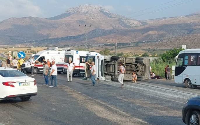 Mersinde Isci Otobusleri Kaza Yapti 2 Olu 35 Yarali (1)