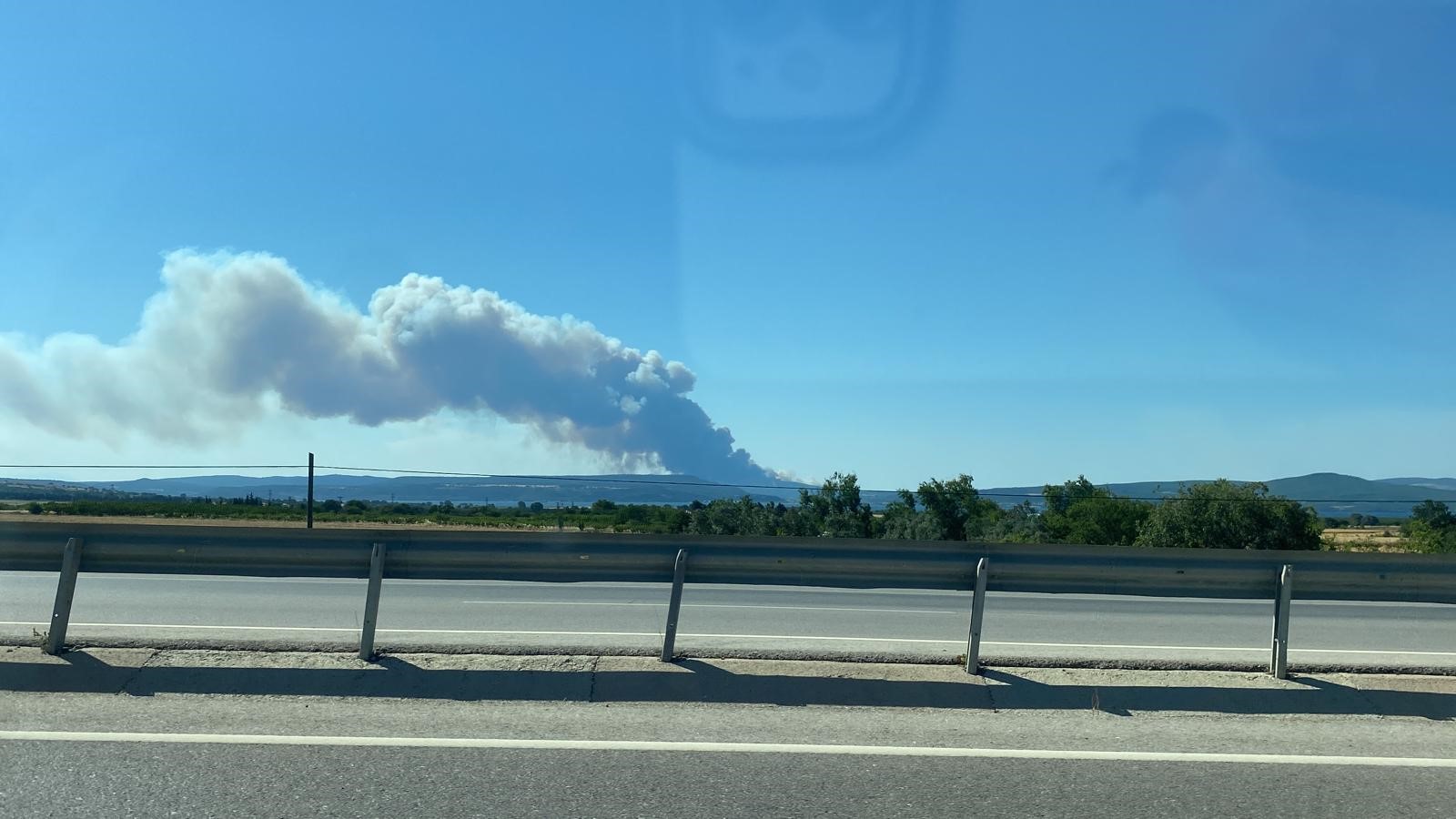 Son Dakika Eceabatta Yangina Mudahale Ediliyor (1)