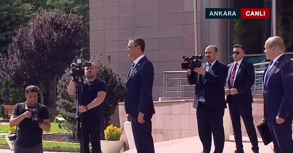 Tarihi An Cumhurbaşkanı Erdoğan, 18 Yıl Sonra Chp Genel Merkezi'nde! (1)-1