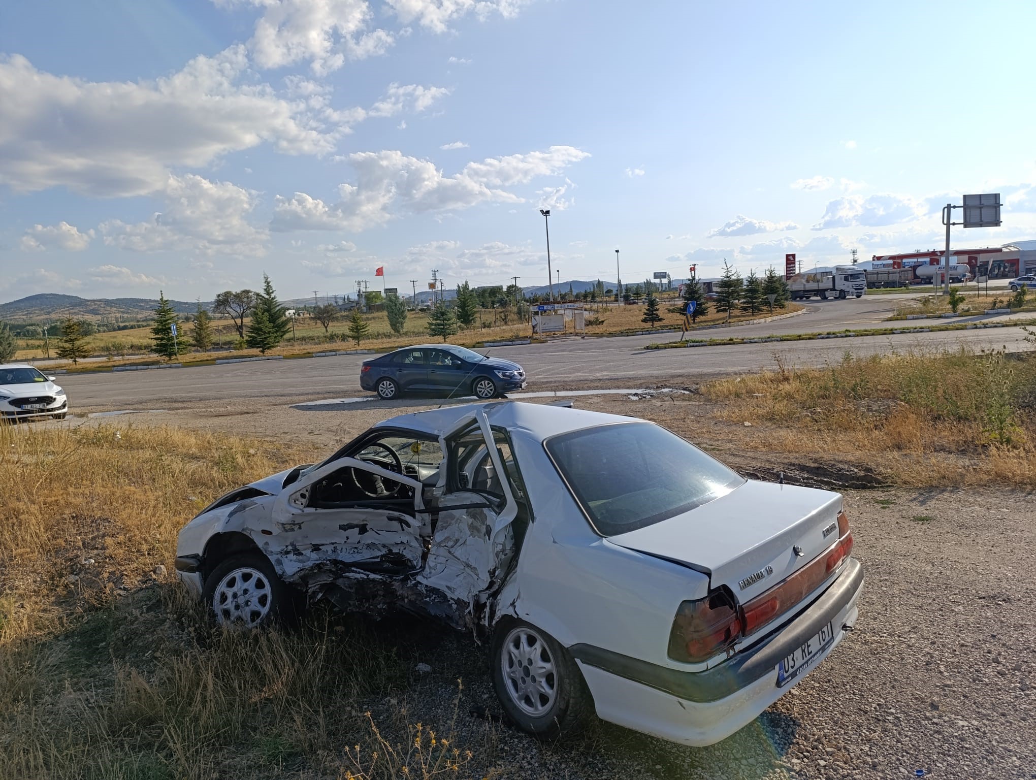 Afyonkarahisar Sinanpaşa Ilçesinde Trafik Kazası 7 Kişi Yaralandı (2)