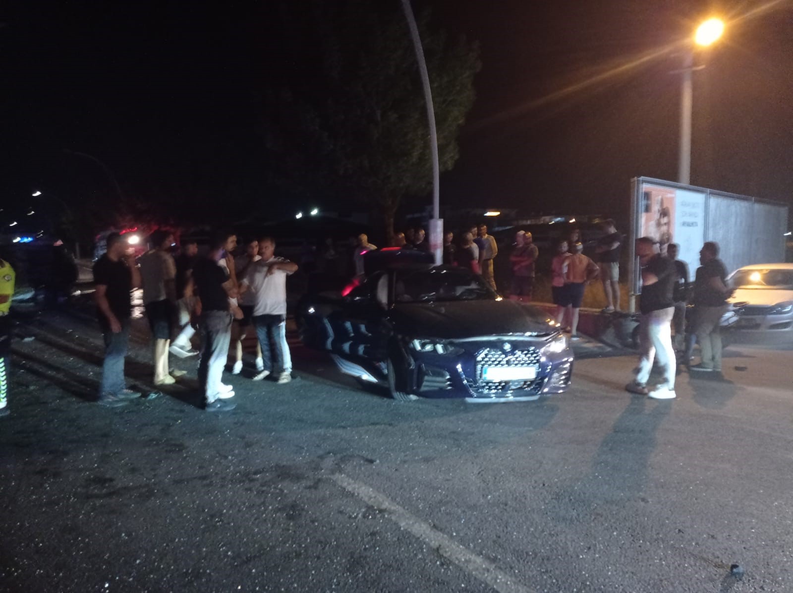 Balıkesir'in Ayvalık Ilçesinde Trafik Kazası Panelvan Takla Attı, 2 Yaralı! (2)