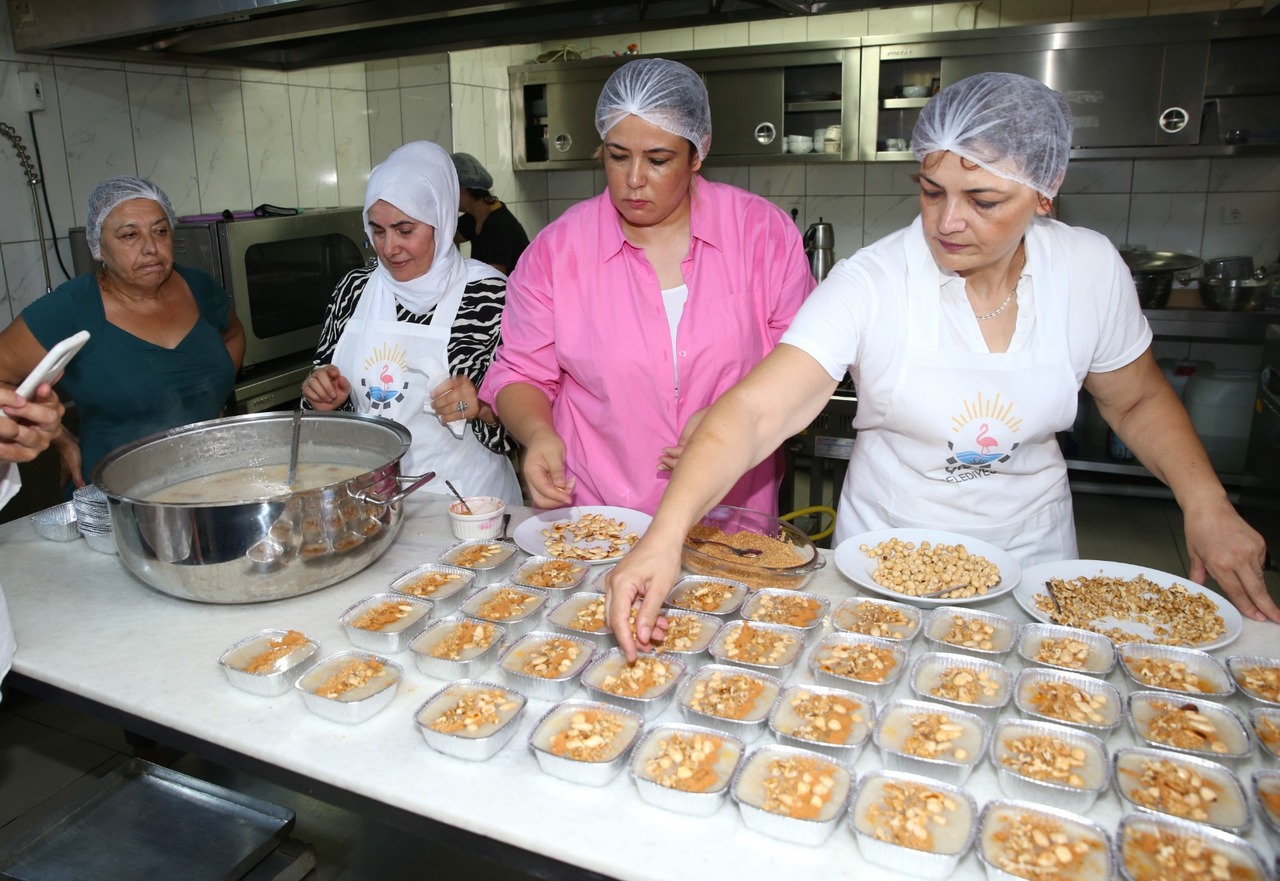 Cigli Belediyesi Kadinlari Asure Atolyesinde Bulusturdu 1