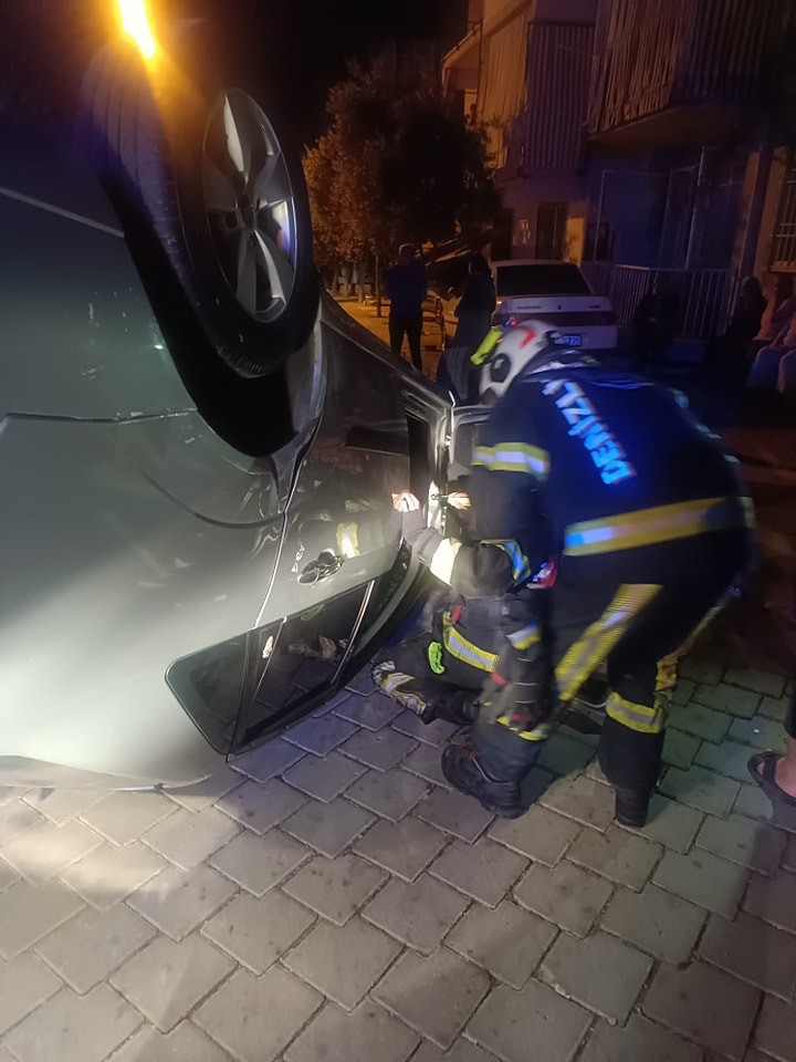 Denizli’nin Pamukkale Ilçesinde Trafik Kazası 3 Yaralı (2)