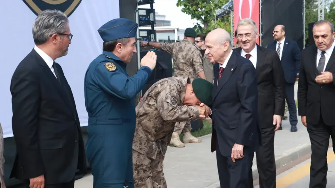 Devlet Bahcelinin Elini Open Suleyman Karadeniz Kimdir1